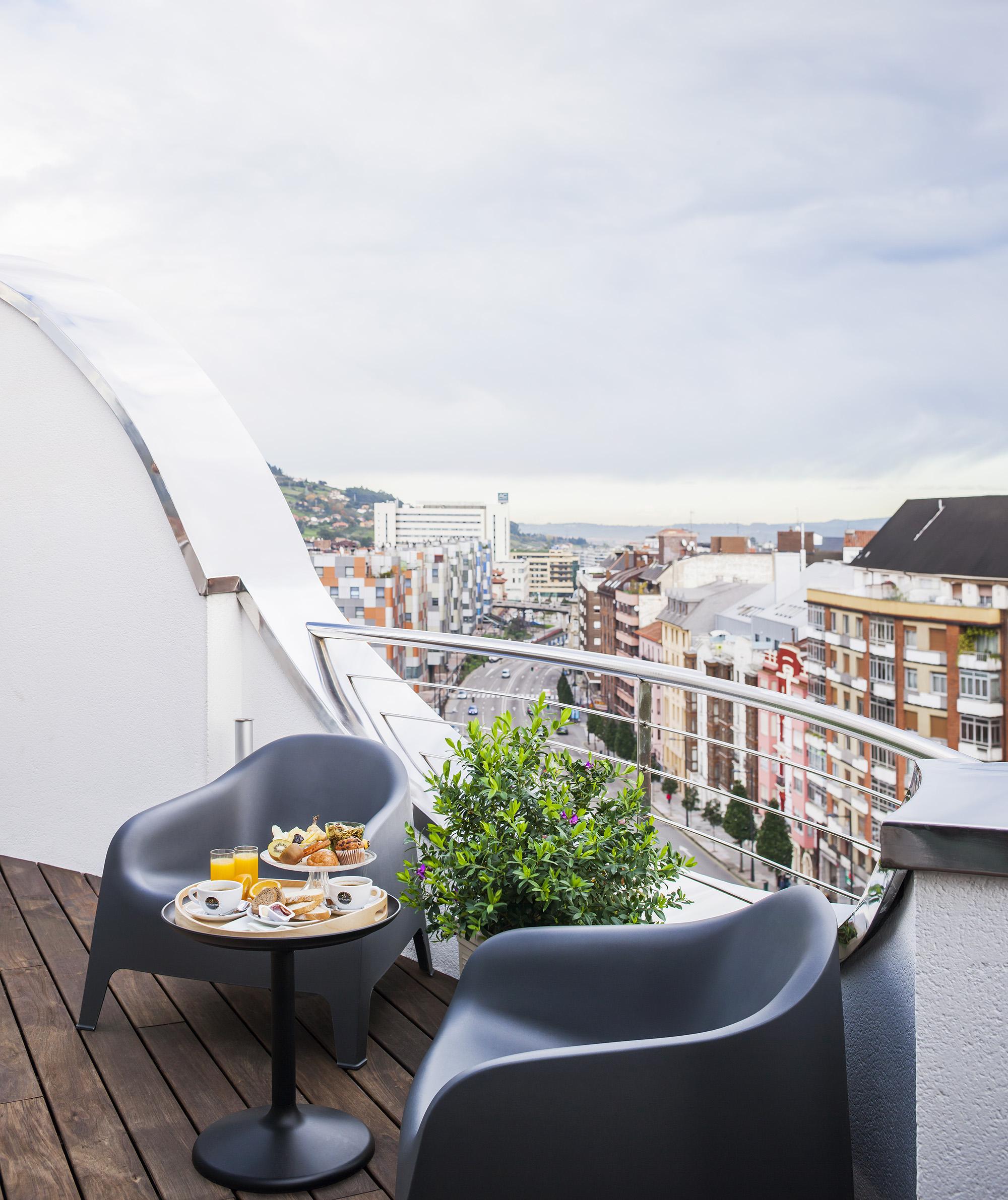 Hotel Nature Oviedo Bagian luar foto